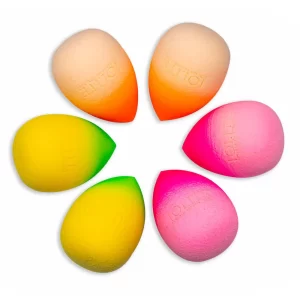 Beauty-Blender-Complexion-Heart-Sponge-Gradient-Colored-2