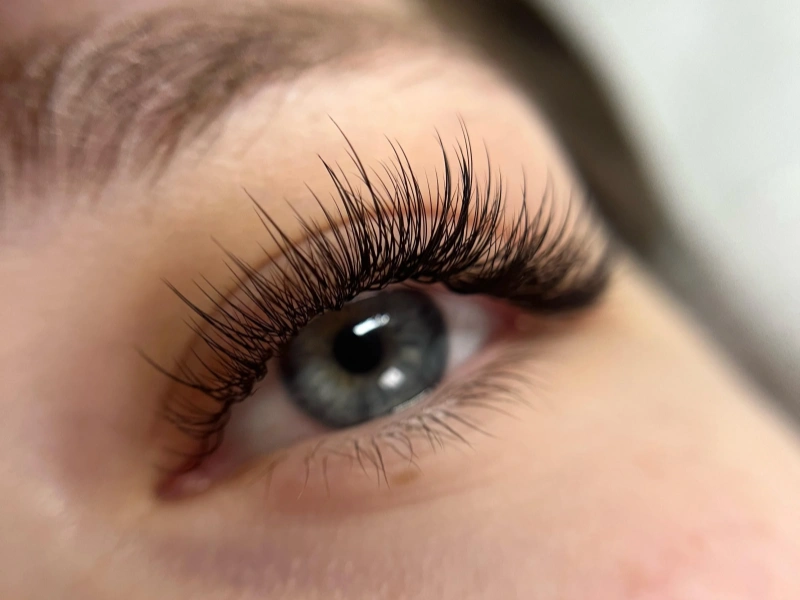 wispy-hybrid-eyelash-extensions Best lashes for eyelash extension